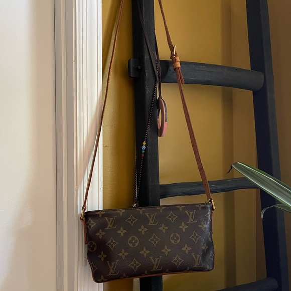 Authentic Vintage LV Trotter Crossbody - Picture 1 of 16